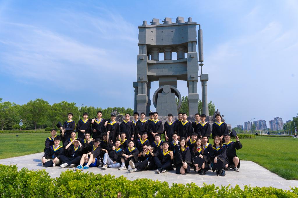 畢業(yè)季：19初揚(yáng)帆，23再啟航！(組圖)